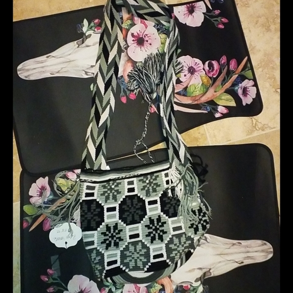 Cochella Purse - Picture 1 of 3
